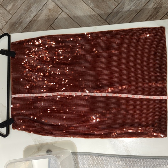 Express stretchy sequin skirt - Picture 3 of 4